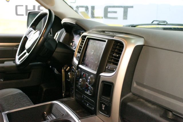 Used 2019 RAM 1500 Classic SLT w/ Black Appearance Group AWD/4WD image 11