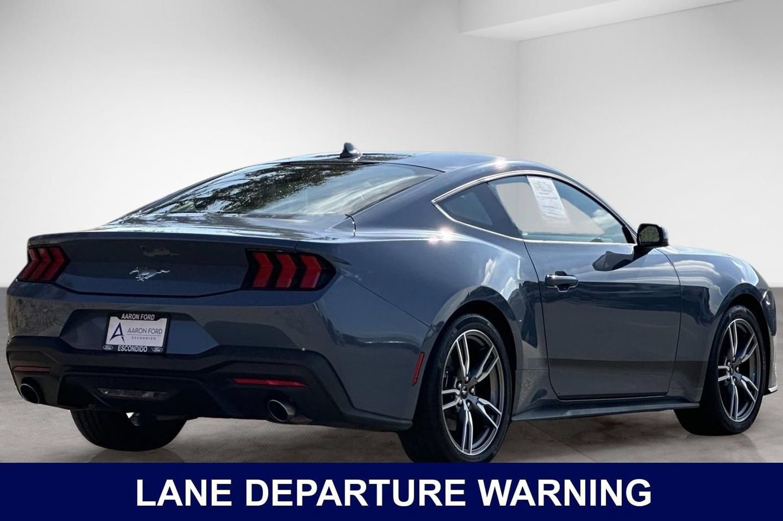 Used 2025 Ford Mustang Coupe RWD image 5