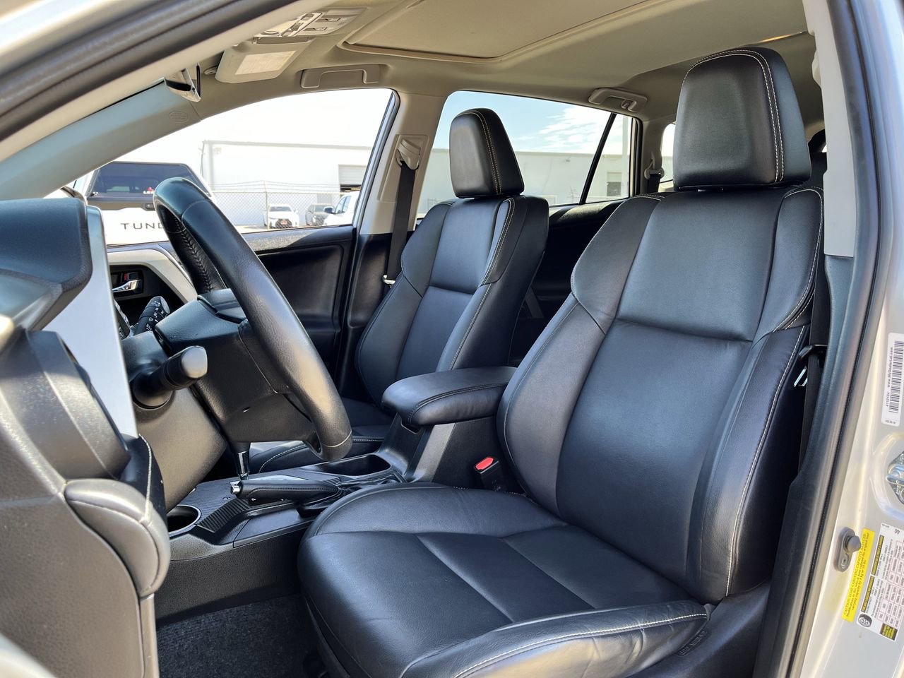 Used 2014 Toyota RAV4 Limited w/ Technology Package image 21