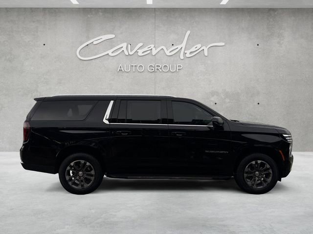 Used 2025 Chevrolet Suburban LS image 17