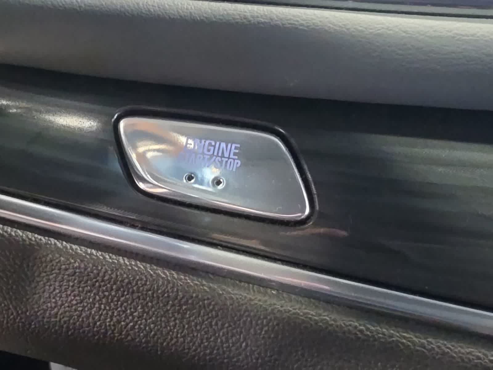Used 2022 Buick Enclave Essence w/ Sport Touring Edition FWD image 27