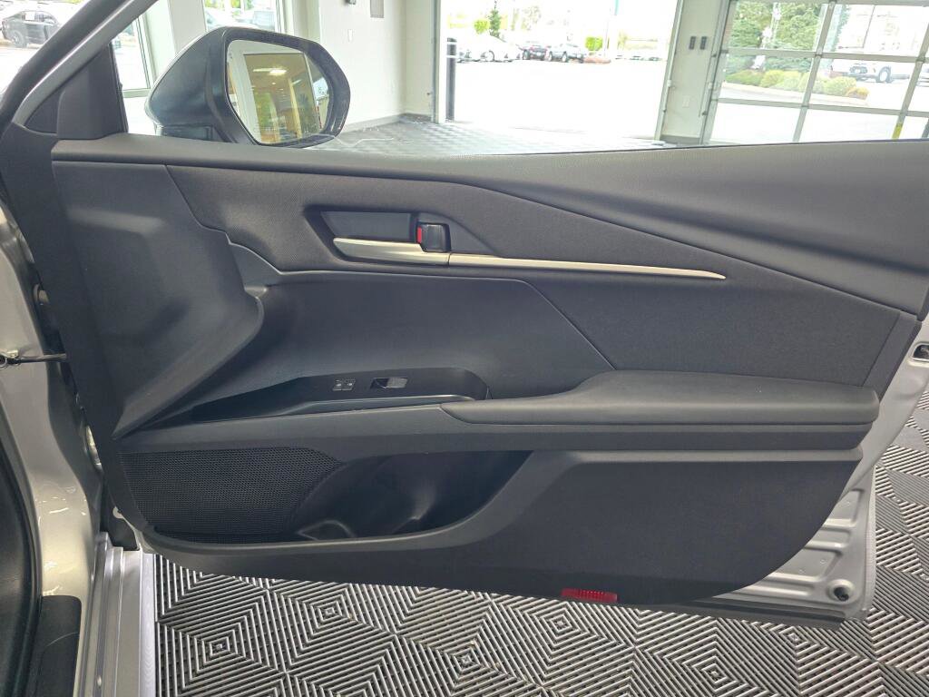 Used 2025 Toyota Camry LE FWD image 43