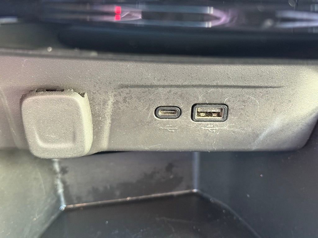 Used 2025 Chevrolet Trax LT image 24