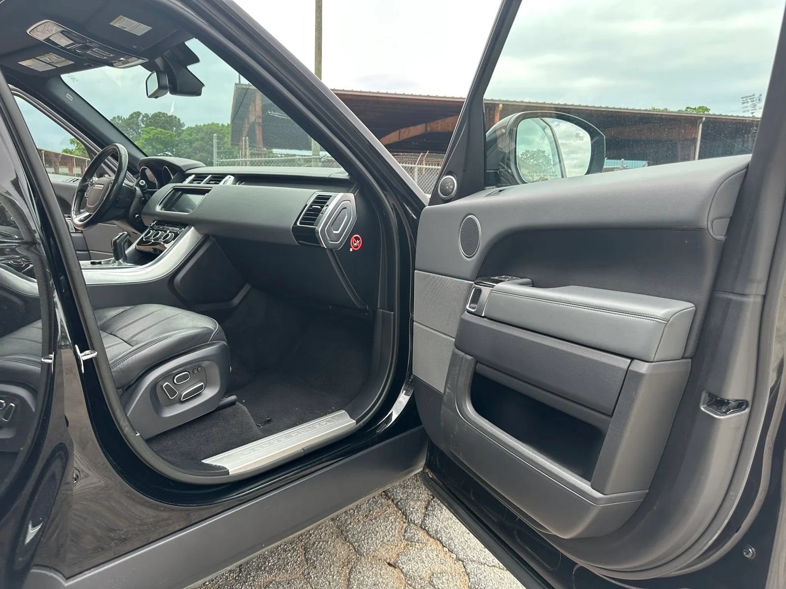 Used 2015 Land Rover Range Rover Sport HSE AWD/4WD image 20