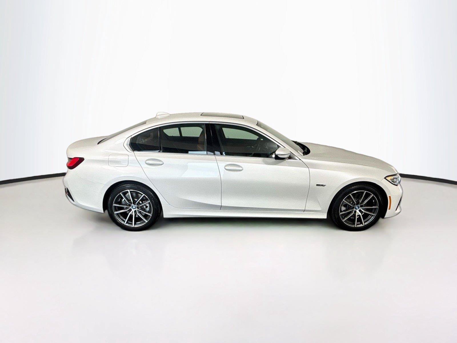Used 2022 BMW 330e w/ Driving Assistance Package RWD image 7