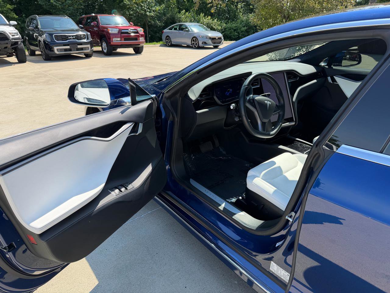 Used 2020 Tesla Model S Long Range AWD/4WD image 10
