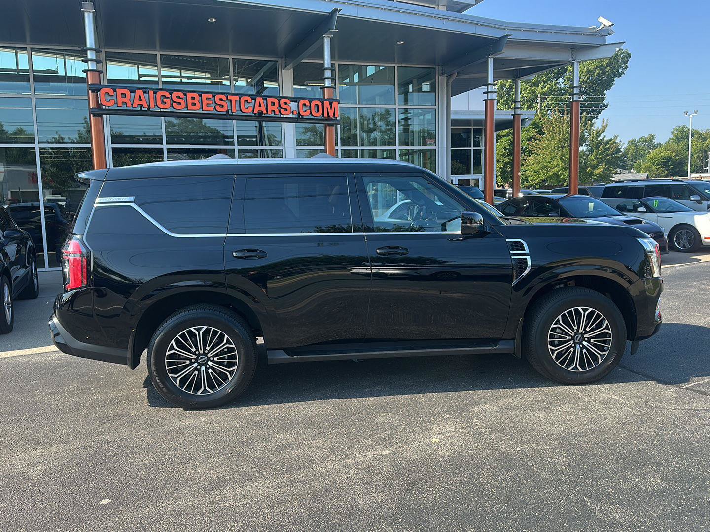 Used 2025 Nissan Armada Platinum w/ Convenience Package AWD/4WD image 2