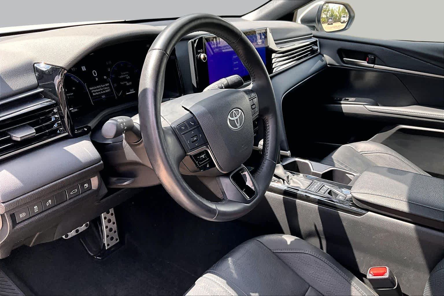 Used 2025 Toyota Camry XSE AWD/4WD image 18