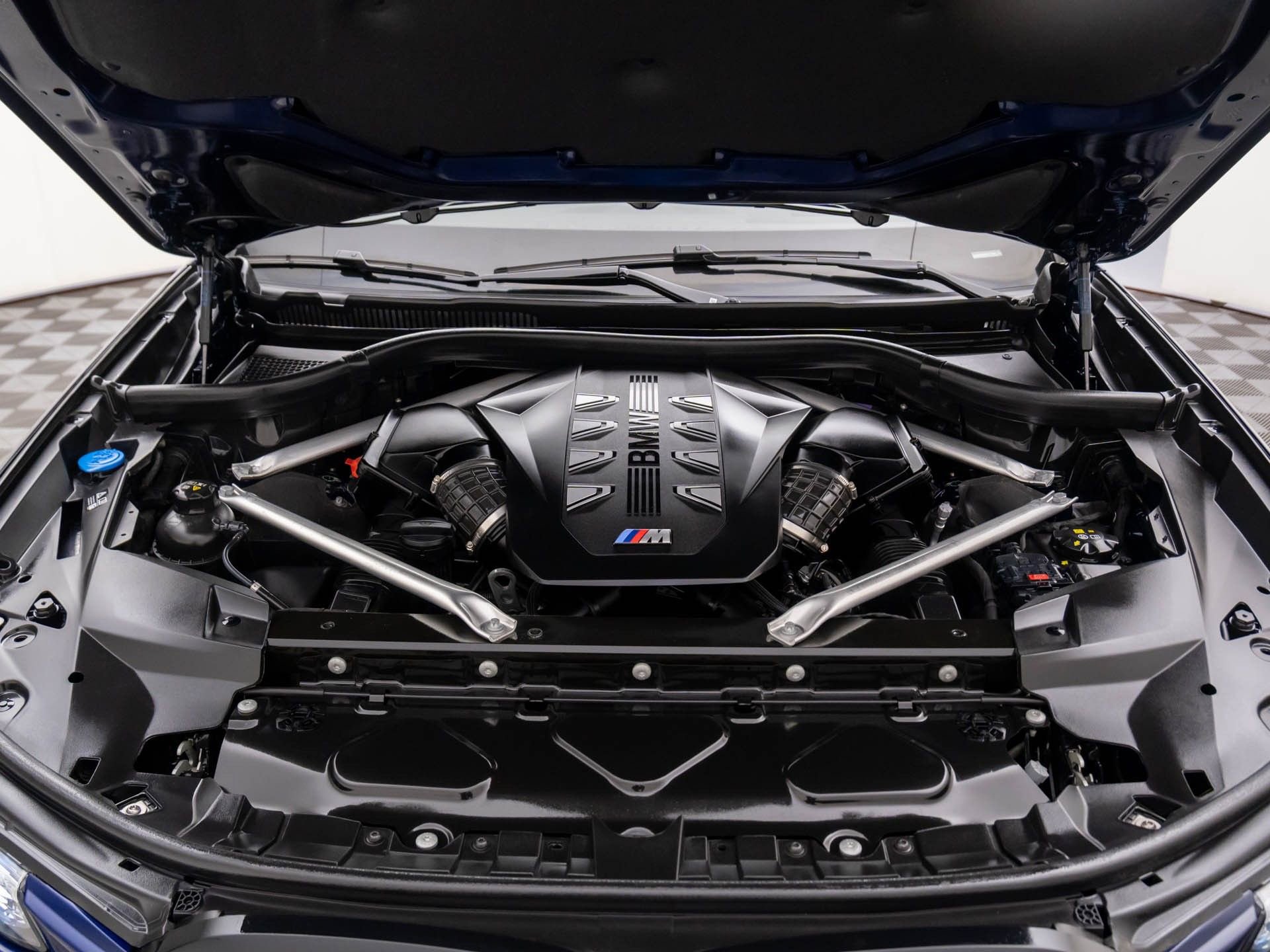 Used 2025 BMW X7 M60i image 32