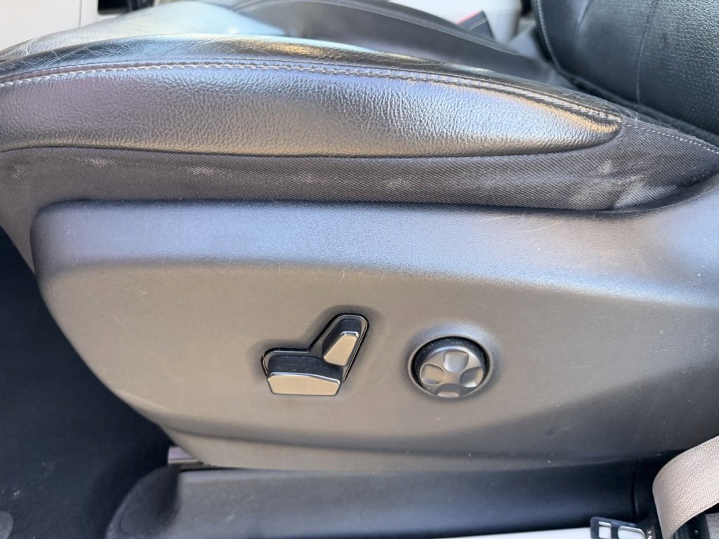 Used 2022 Chrysler Pacifica Touring-L image 16