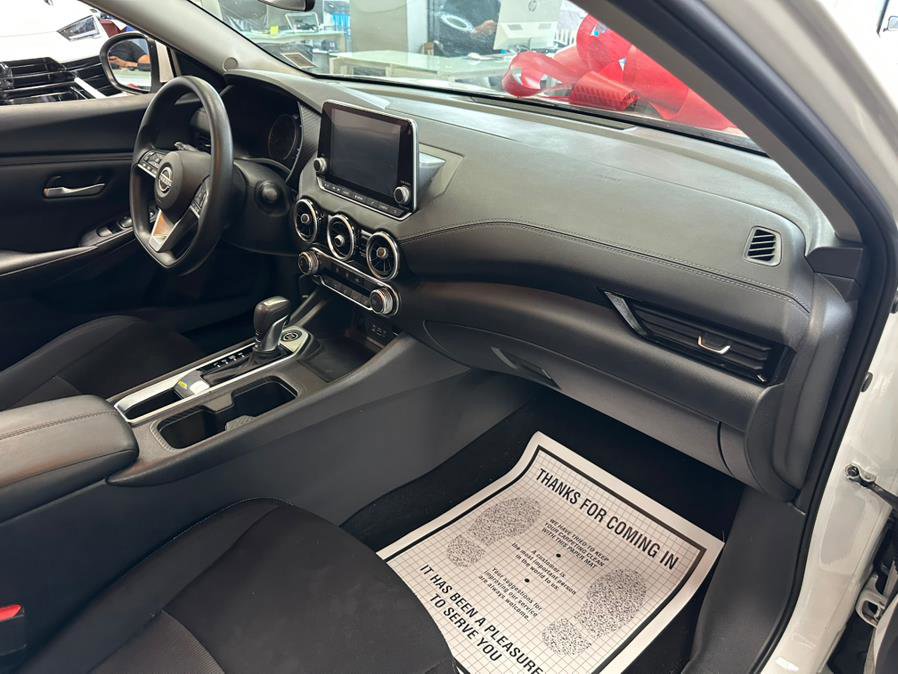 Used 2024 Nissan Sentra SV FWD image 25
