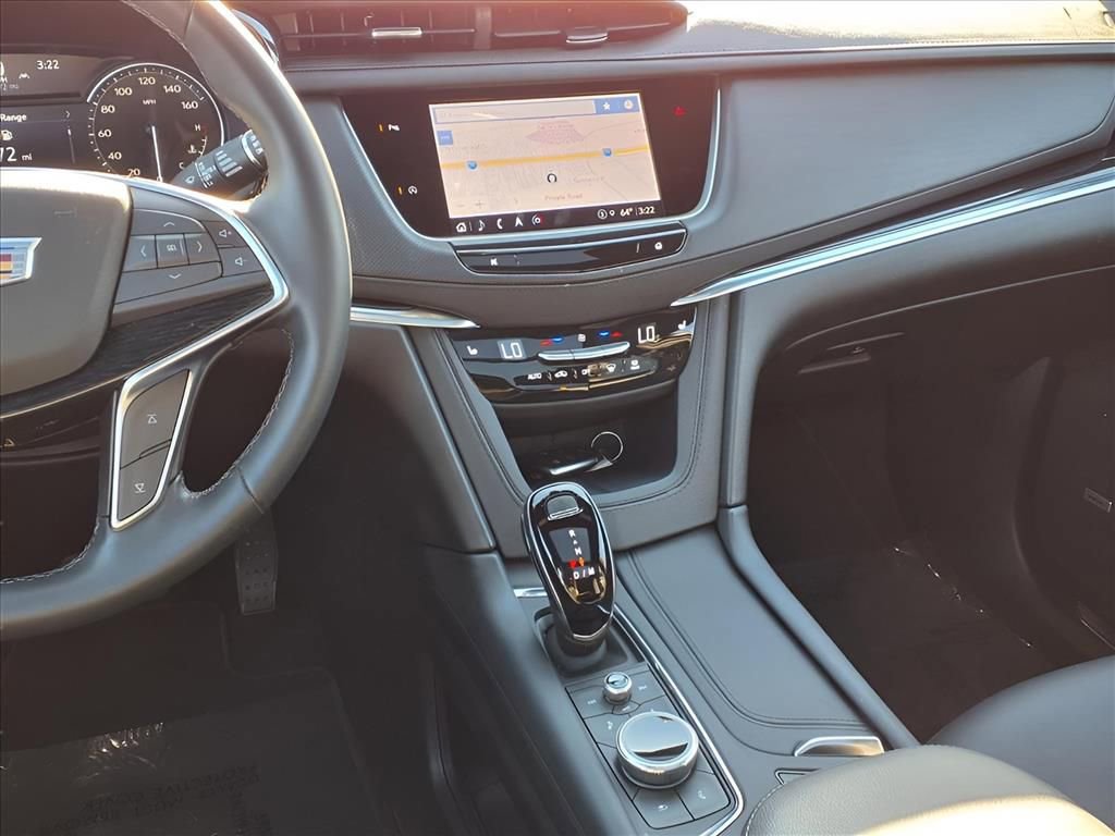 Used 2025 Cadillac XT5 Premium Luxury image 6