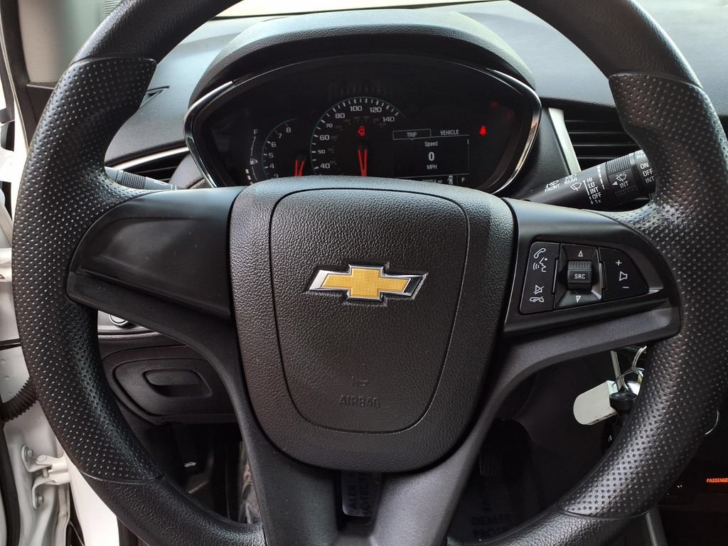 Used 2020 Chevrolet Trax LS FWD image 14
