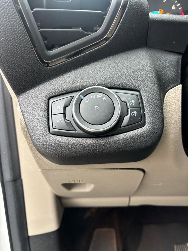 Used 2018 Ford Escape SEL w/ Ford Safe & Smart Package image 9