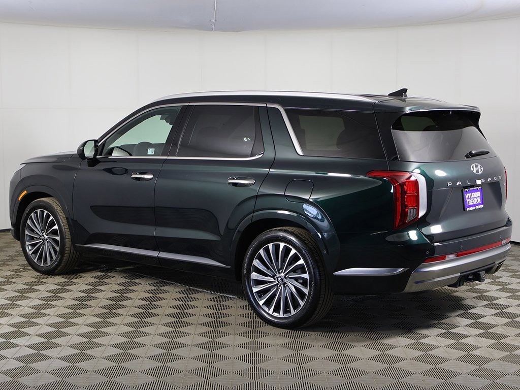 Used 2025 Hyundai Palisade Calligraphy image 16