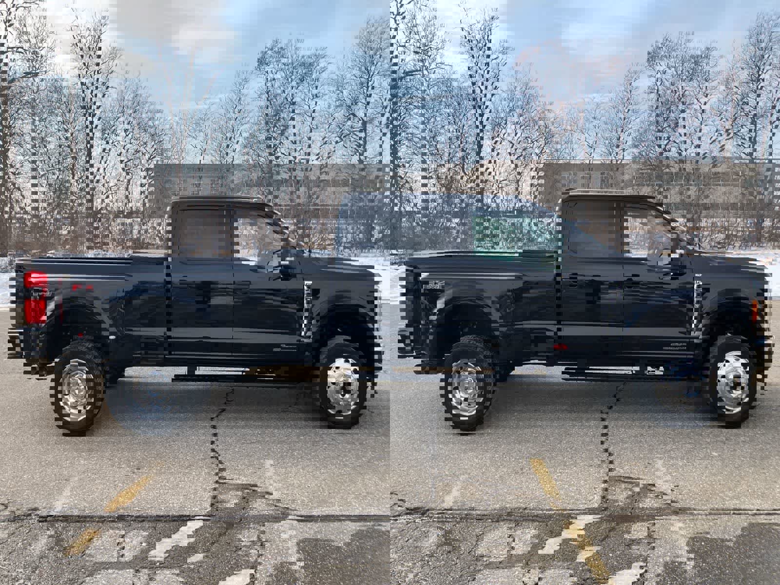 Used 2023 Ford F450 XLT w/ 360-Degree Camera Package image 4
