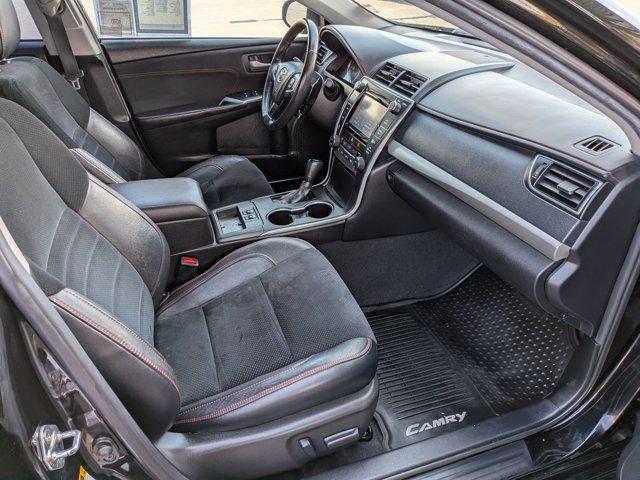 Used 2015 Toyota Camry XSE FWD image 5
