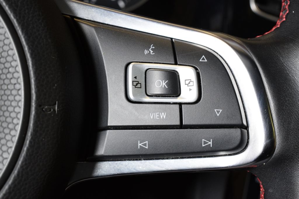 Used 2020 Volkswagen GTI SE FWD image 20