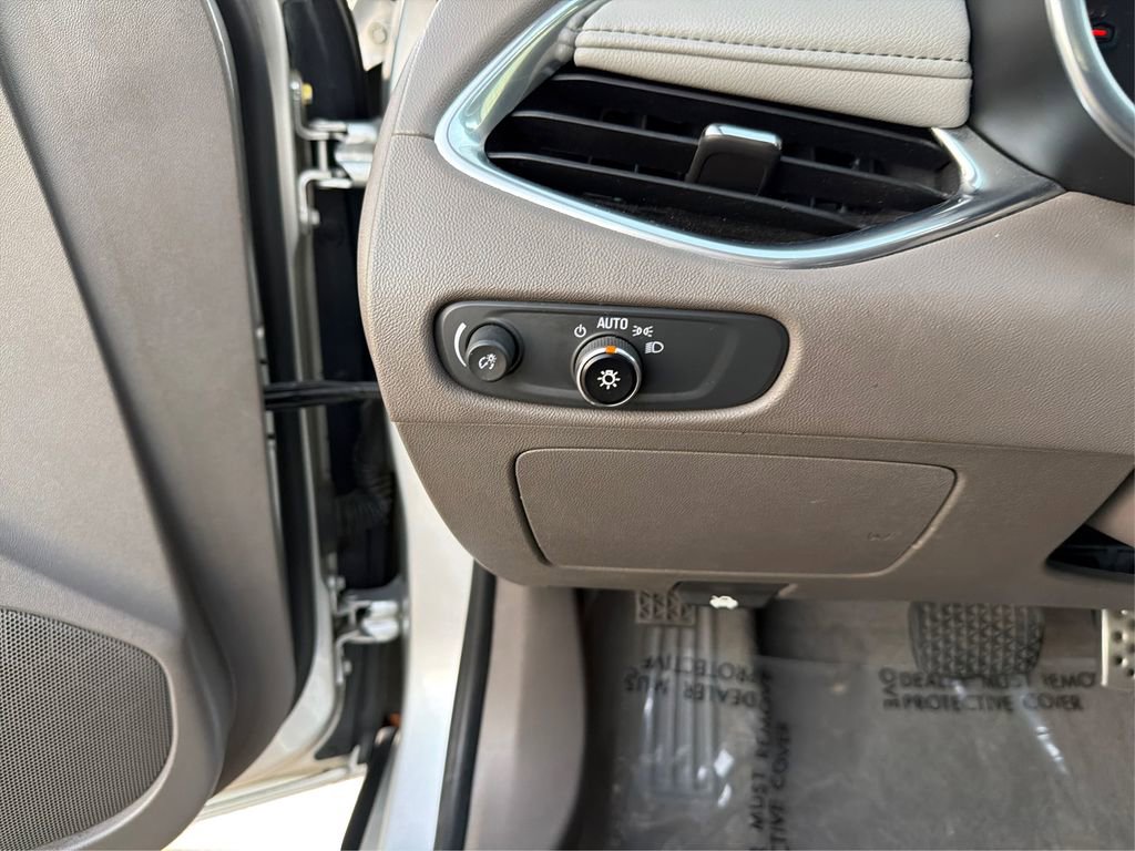 Used 2016 Chevrolet Malibu LT w/ Leather Package image 18