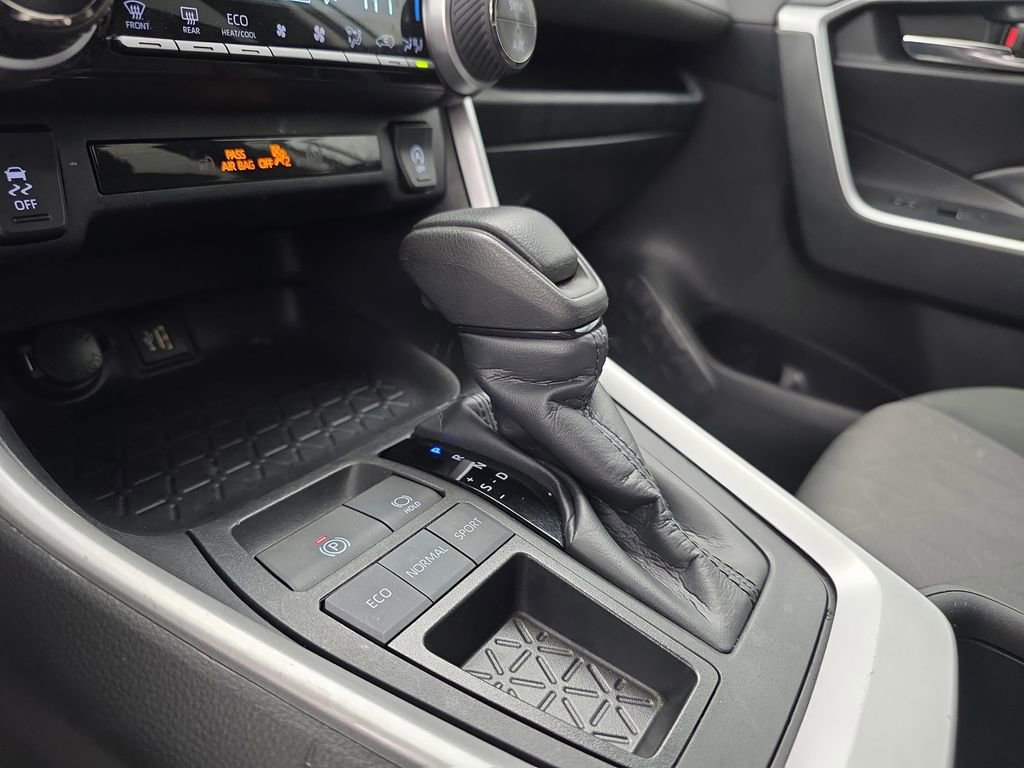 Used 2024 Toyota RAV4 XLE image 34