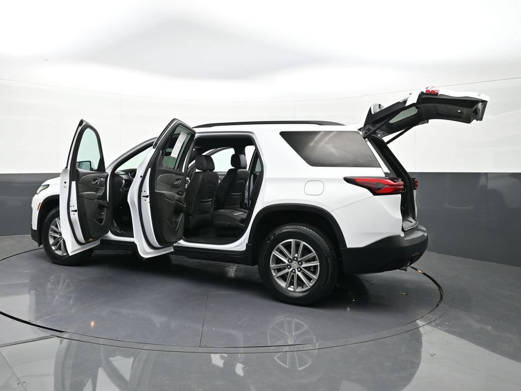 Used 2023 Chevrolet Traverse LT w/ Rear Camera Mirror Package AWD/4WD image 42