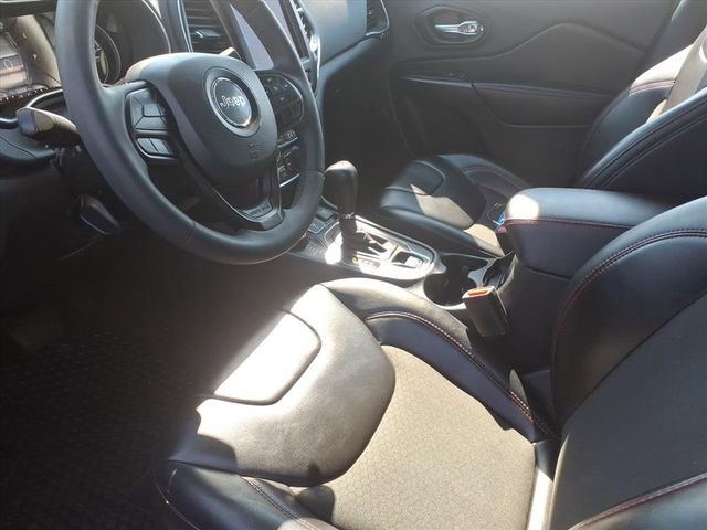 Used 2022 Jeep Cherokee Trailhawk image 13