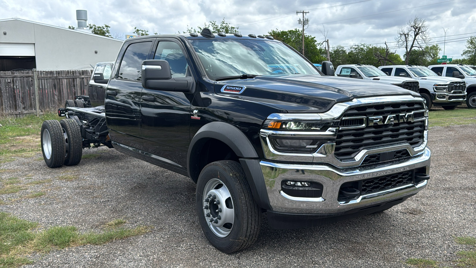 New 2026 RAM 5500 Tradesman w/ Chrome Appearance Group AWD/4WD image 3