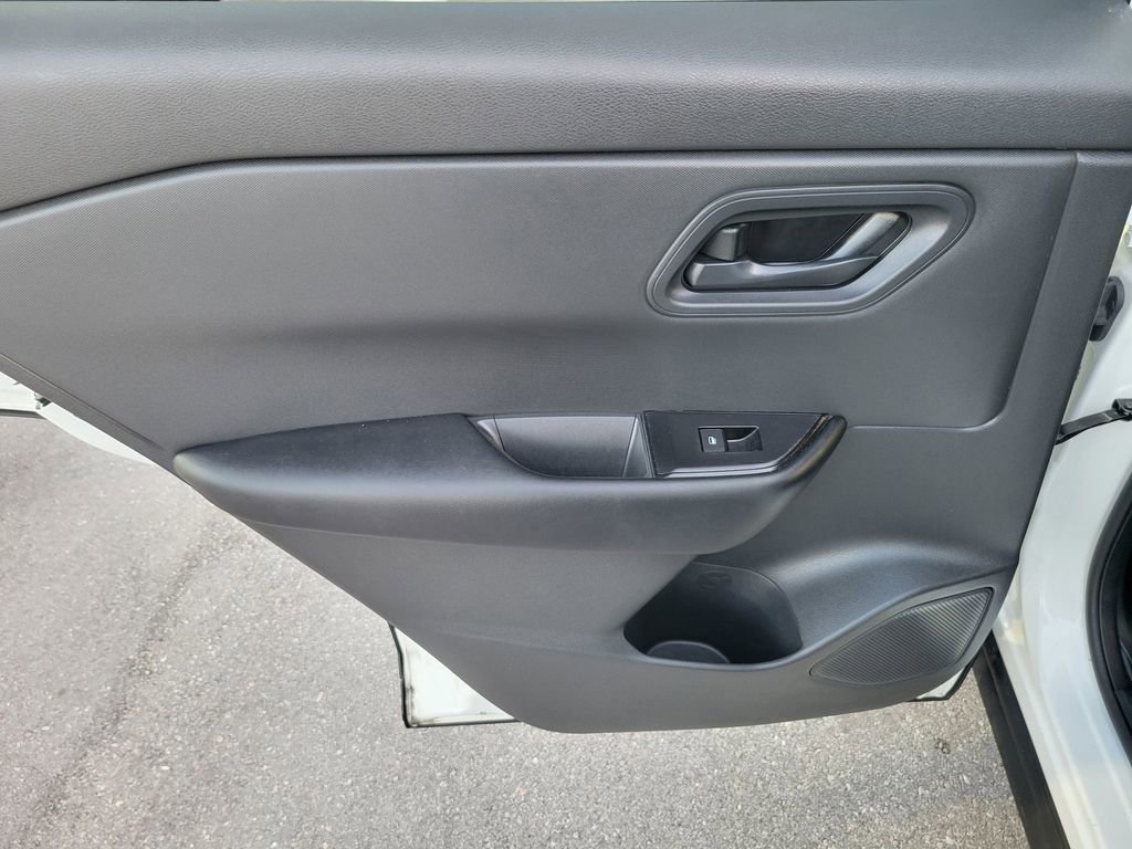 Certified 2025 Nissan Rogue S image 11