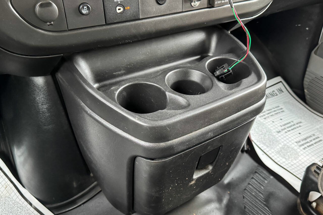 Used 2016 Chevrolet Express 2500 RWD image 26