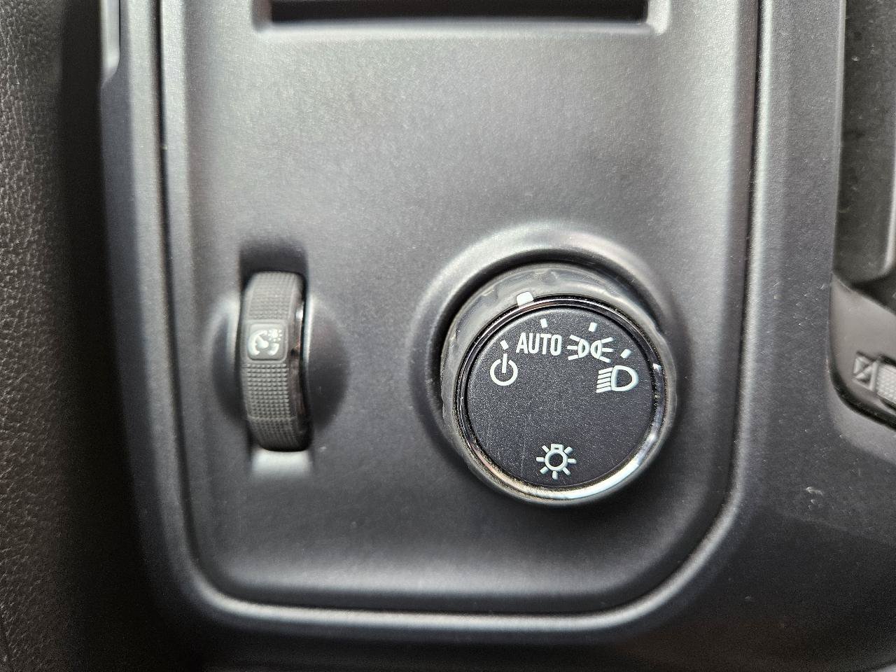 Used 2019 Chevrolet Silverado 2500 W/T AWD/4WD image 49
