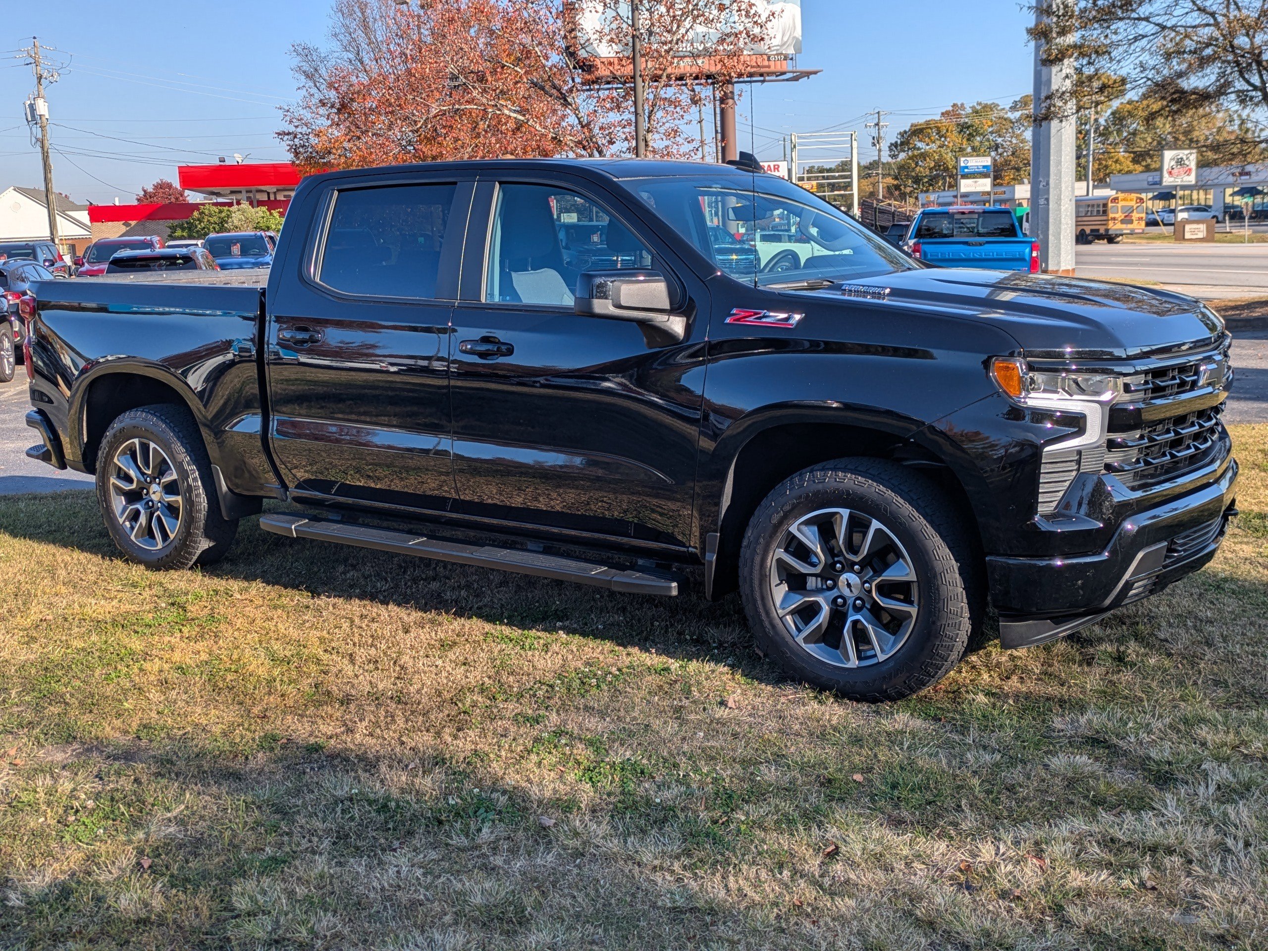 Used 2025 Chevrolet Silverado 1500 RST w/ Z71 Off-Road Package image 2