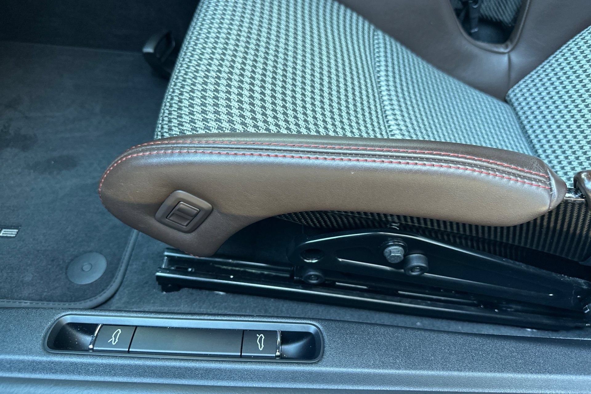 Certified 2016 Porsche 911 R RWD image 14