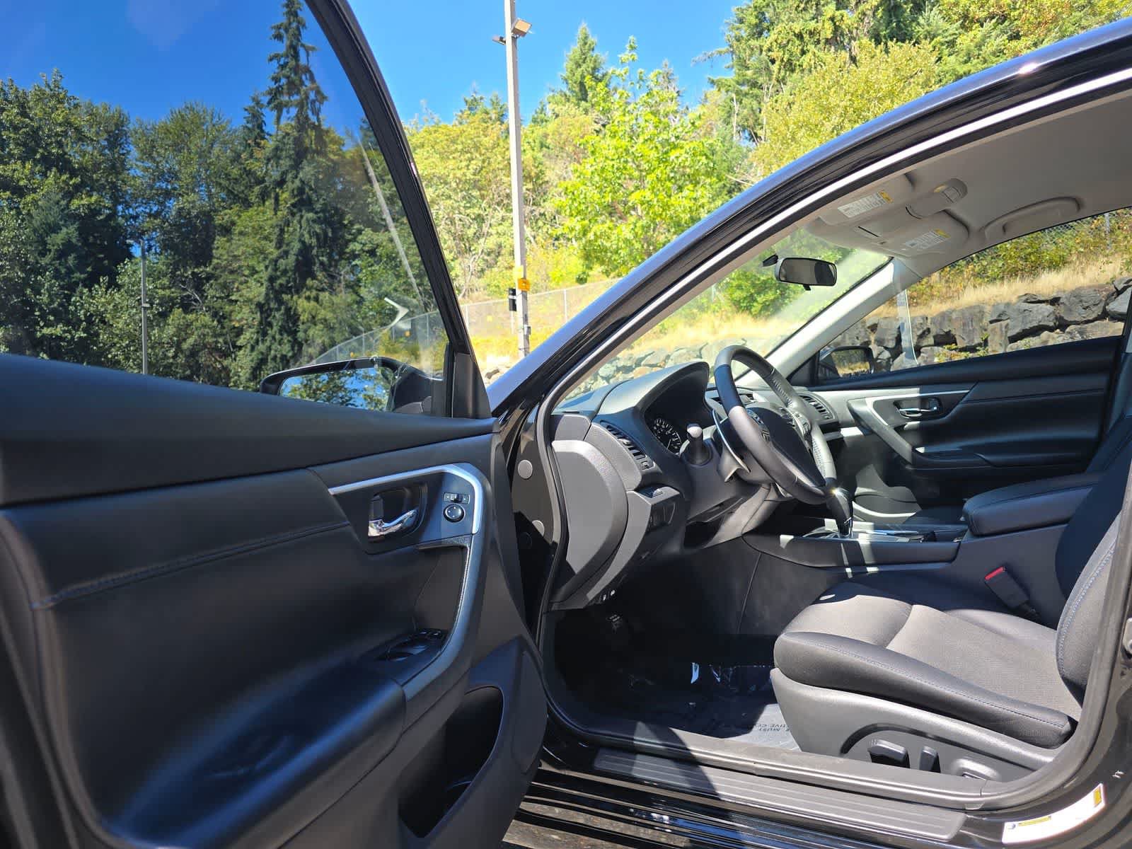 Used 2018 Nissan Altima 2.5 SR FWD image 22