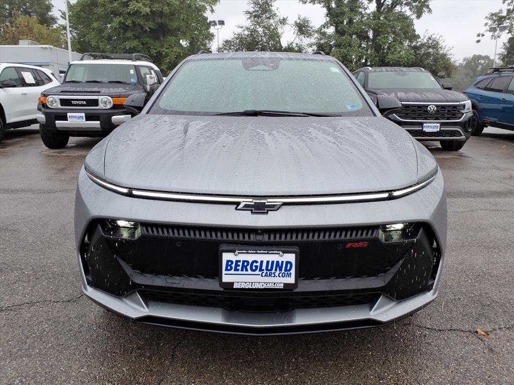Used 2024 Chevrolet Equinox EV RS FWD image 9