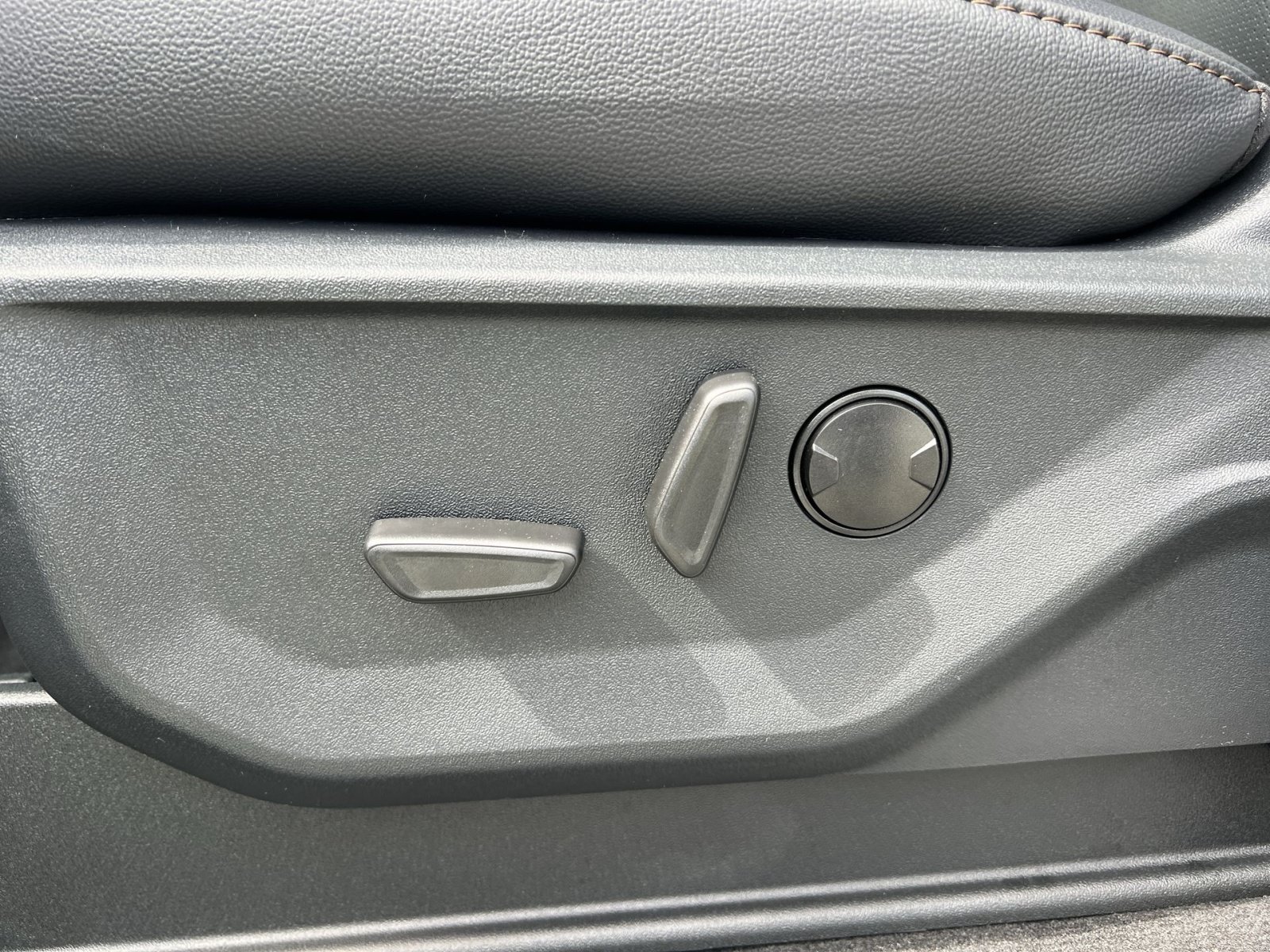 New 2026 Ford F350 Lariat AWD/4WD image 14