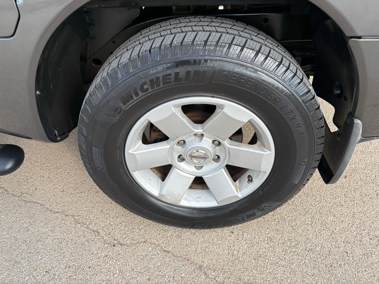 Used 2005 Nissan Titan LE w/ (T01) Tow Pkg RWD image 9