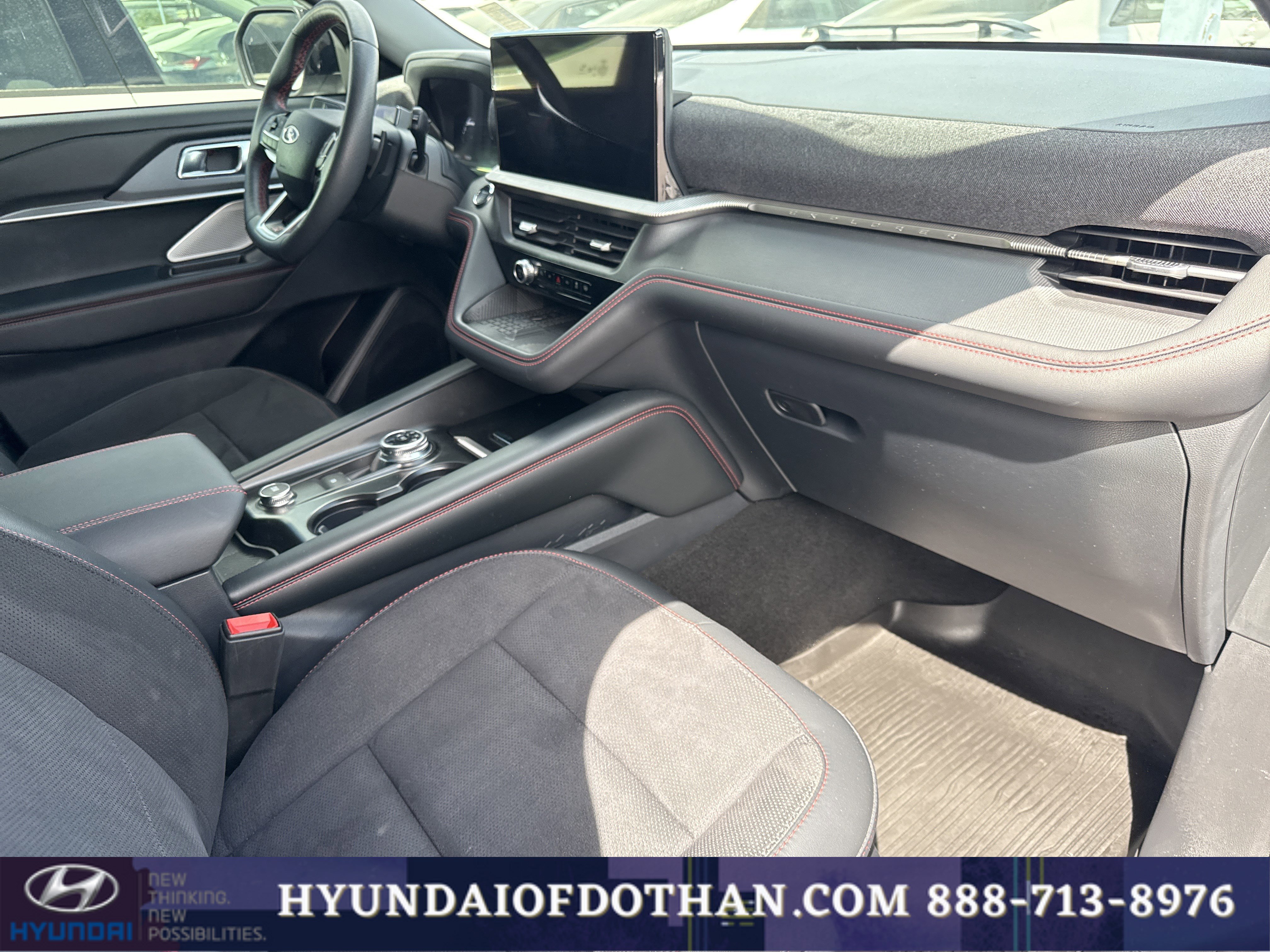 Used 2025 Ford Explorer ST image 17