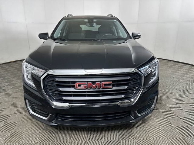Used 2023 GMC Terrain SLE w/ Driver Convenience Package image 8