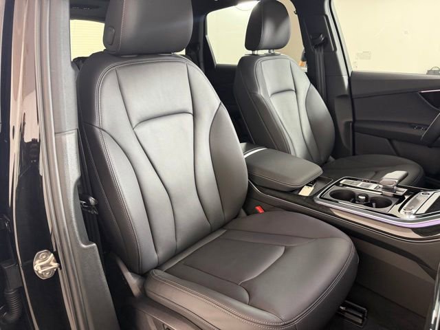 Used 2025 Audi Q7 2.0T Premium w/ Convenience Plus Package AWD/4WD image 24