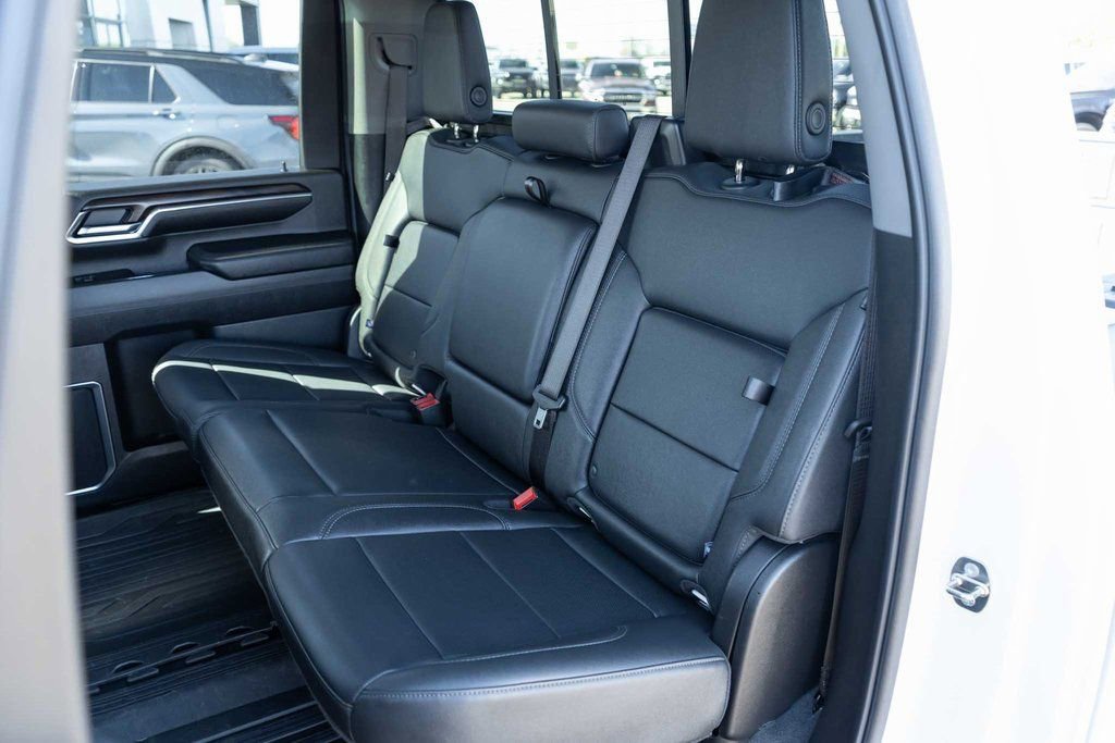 Used 2024 GMC Sierra 2500 SLT w/ SLT Premium Package image 14