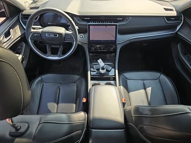Used 2023 Jeep Grand Cherokee L Limited AWD/4WD image 7