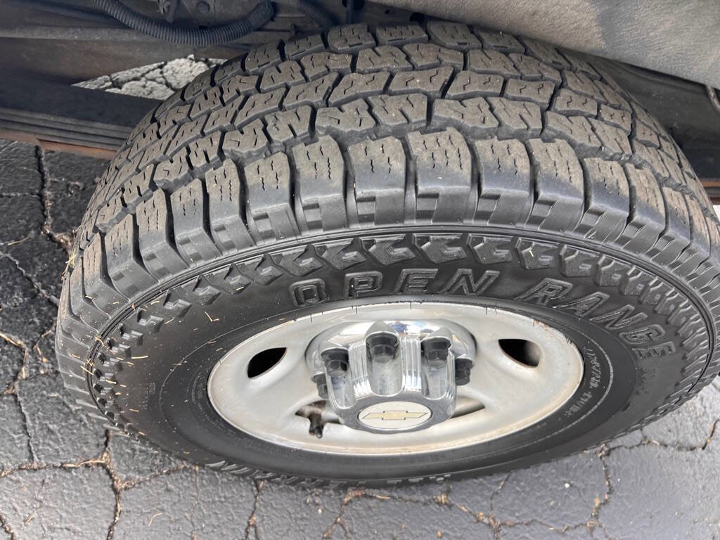 Used 2009 Chevrolet Express 3500 Extended Passenger w/ LT Preferred Equipment Group image 6