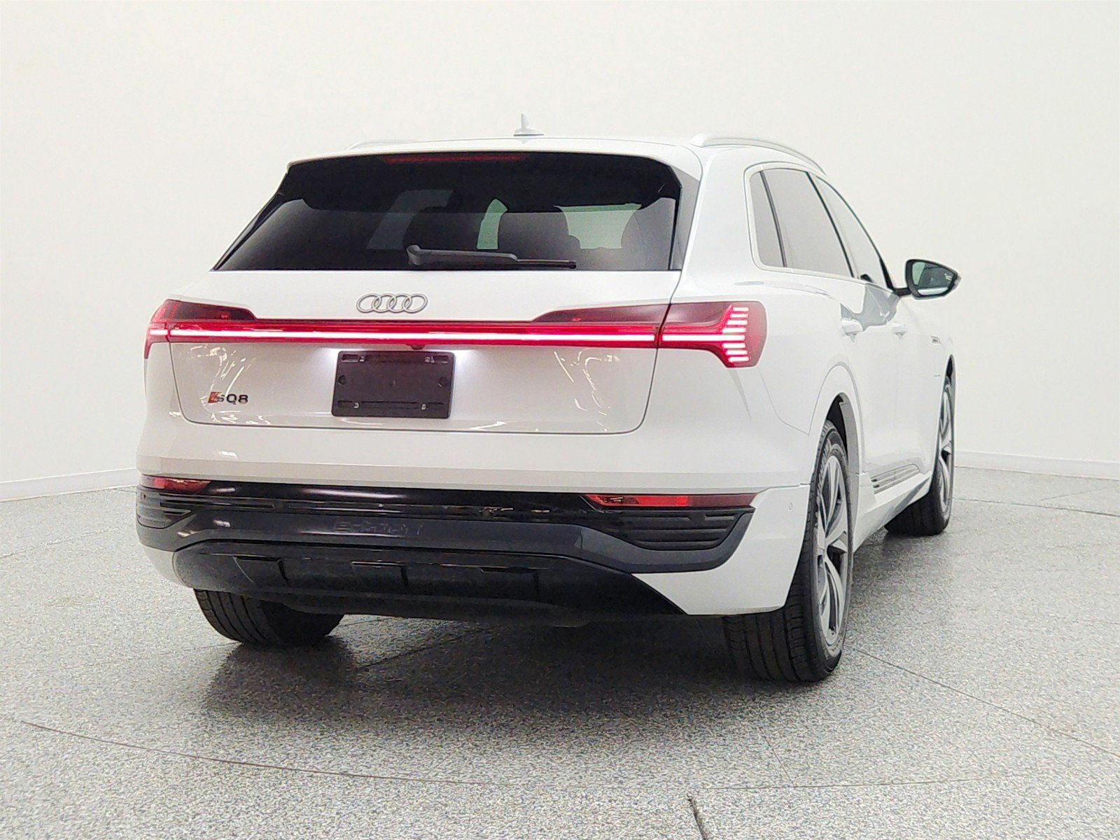 Used 2024 Audi Q8 e-tron Premium Plus w/ Premium Plus Package AWD/4WD image 6