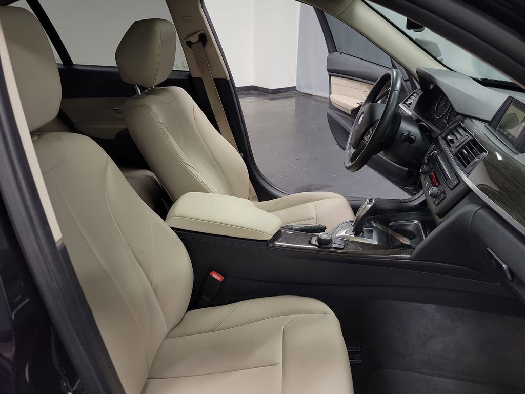 Used 2015 BMW 320i 320i image 24