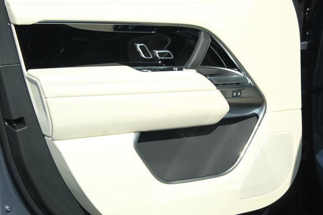 New 2026 Land Rover Range Rover Long Wheelbase SE image 20