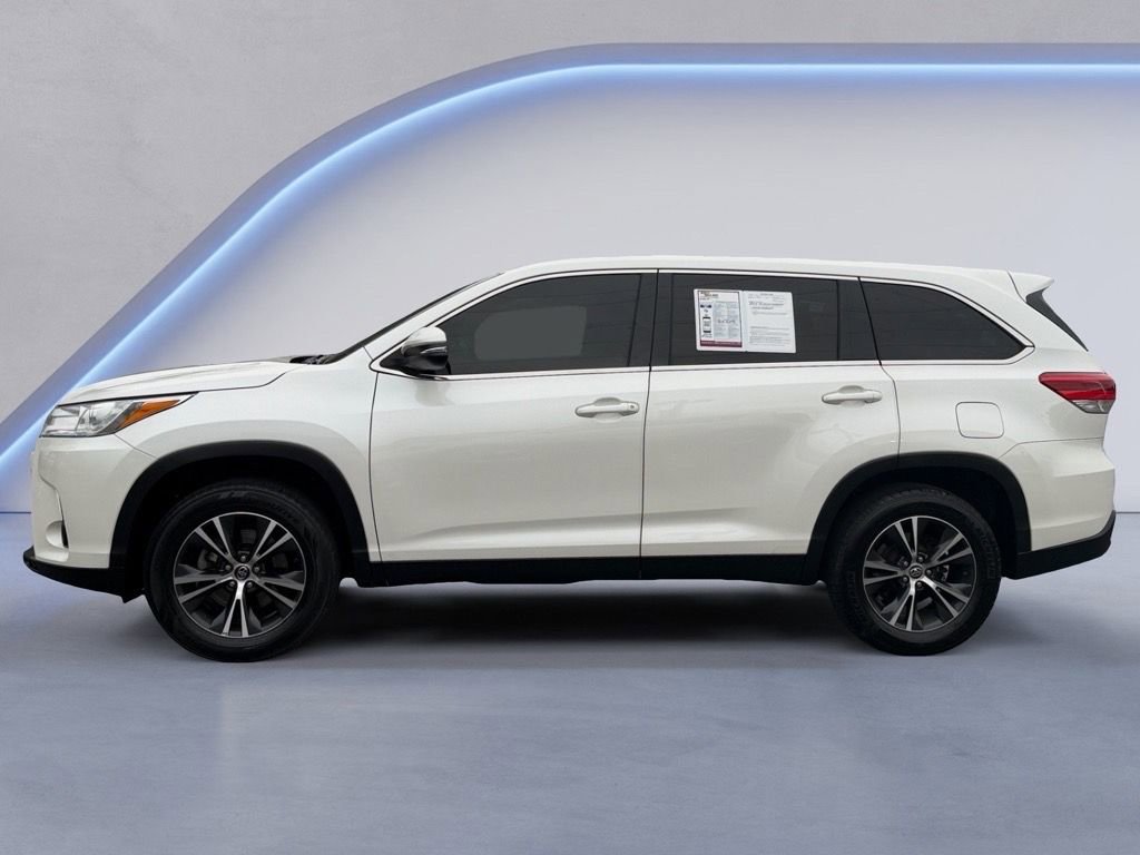 Used 2019 Toyota Highlander LE image 6