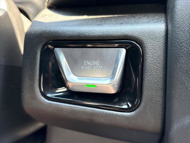 Certified 2025 GMC Yukon XL AT4 AWD/4WD image 18
