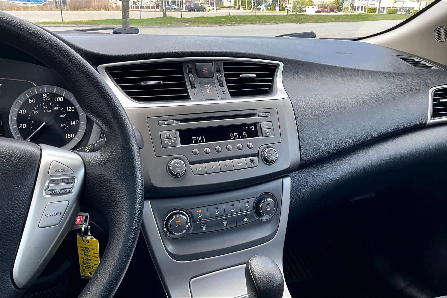 Used 2014 Nissan Sentra SV FWD image 7