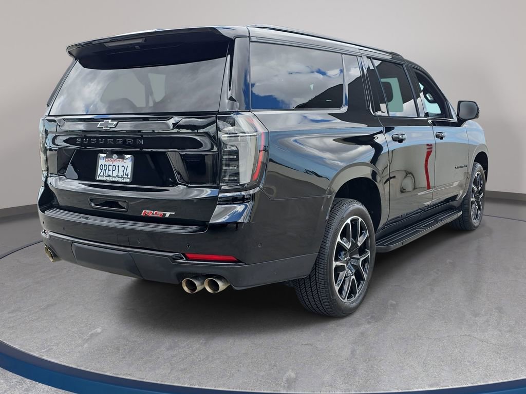 Used 2025 Chevrolet Suburban RST w/ Comfort Package AWD/4WD image 6