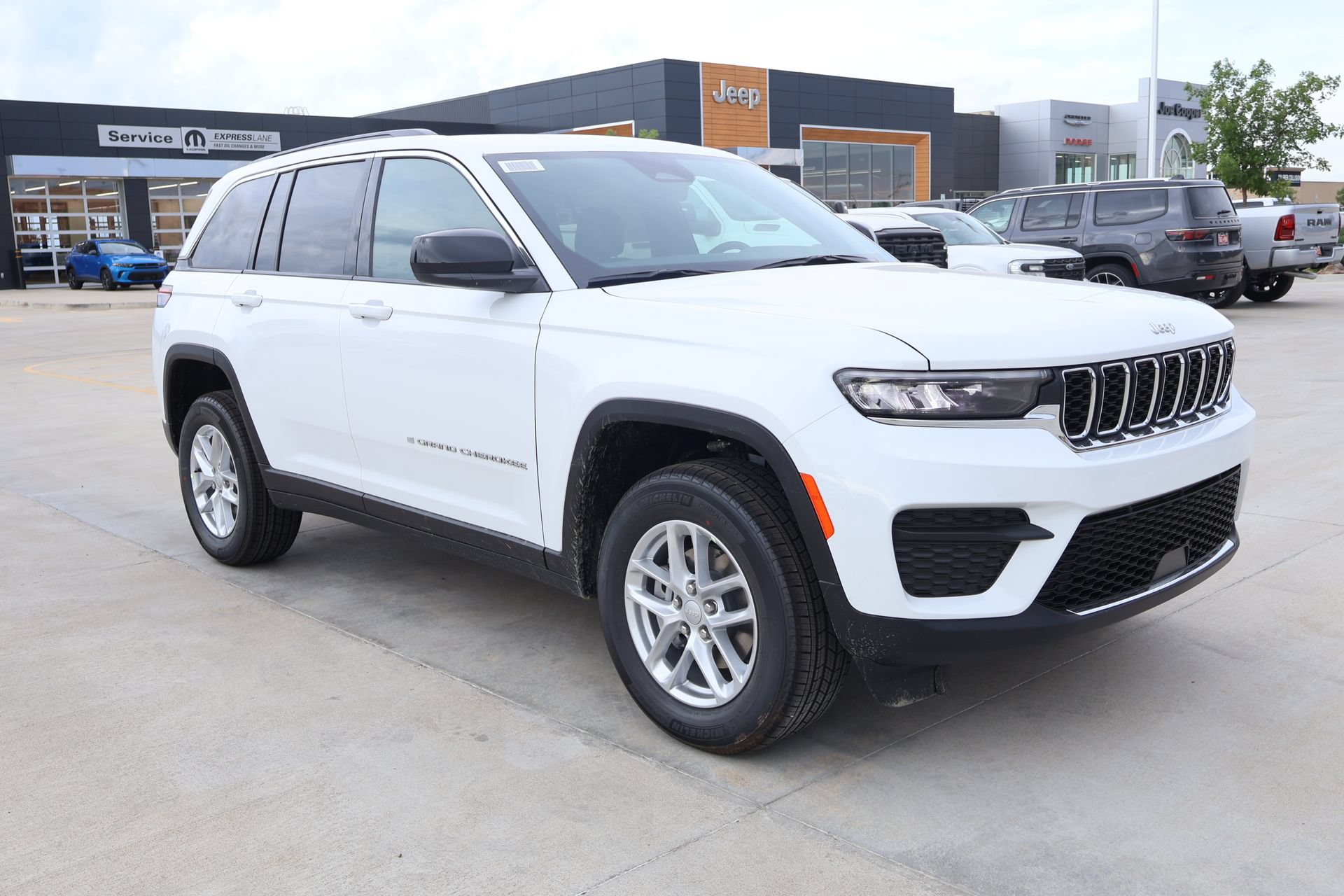 New 2026 Jeep Grand Cherokee Laredo X RWD image 1